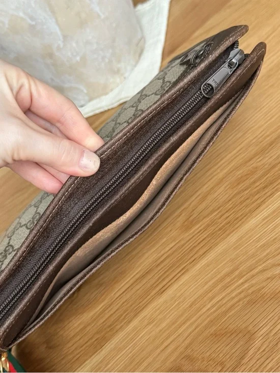 ✅AUTH✅Gucci Beige GG Supreme Canvas Crossbody with Brown Trim - Picture 9 of 12